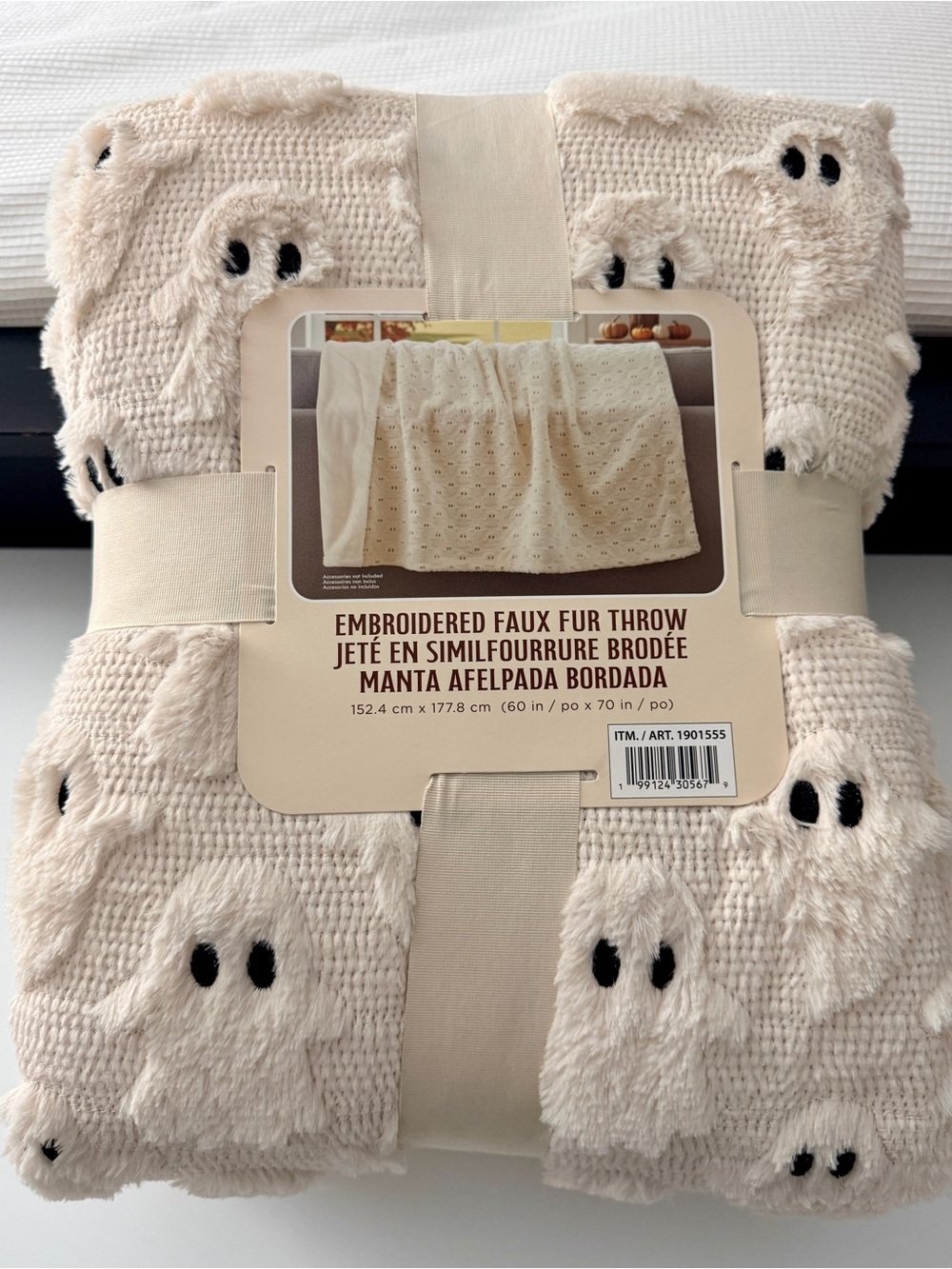 Costco Halloween Embroidered
Faux Fur Ghost Throw Blanket
